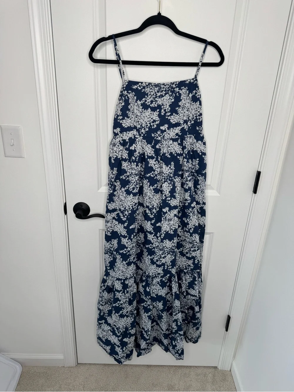 Abercrombie & Fitch Navy Blue and White Floral Maxi dress medium